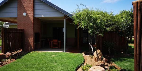 Chameleon Bush Lodge Hammanskraal Exterior photo